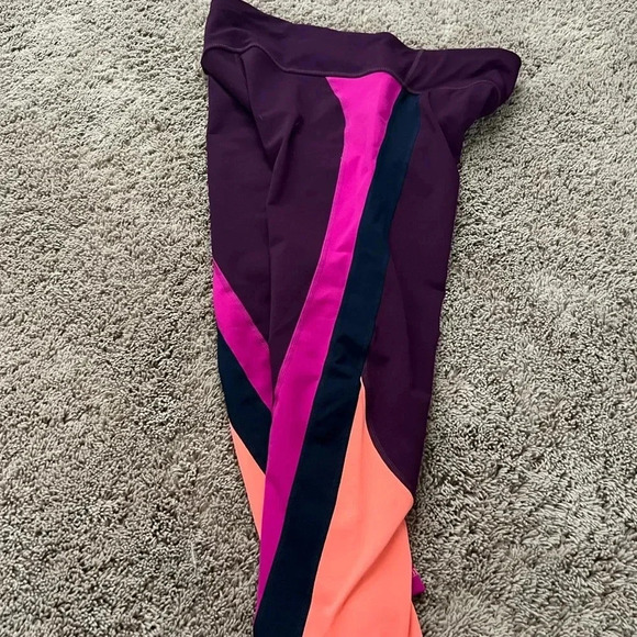 Gap fit GapFit color block Capri leggings large plum purple peach pink - Picture 9 of 14